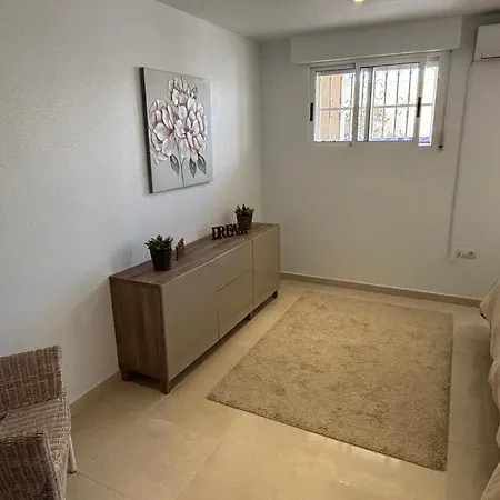 Ruime Woning Aan Golfbaan Holiday home *