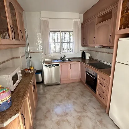 Ruime Woning Aan Golfbaan Holiday home Rojales