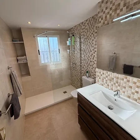 Ruime Woning Aan Golfbaan Holiday home Rojales